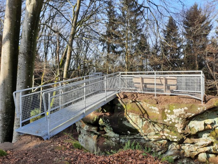 Neuer Steg zum Eremitenfelsen nebst neuem Geländer